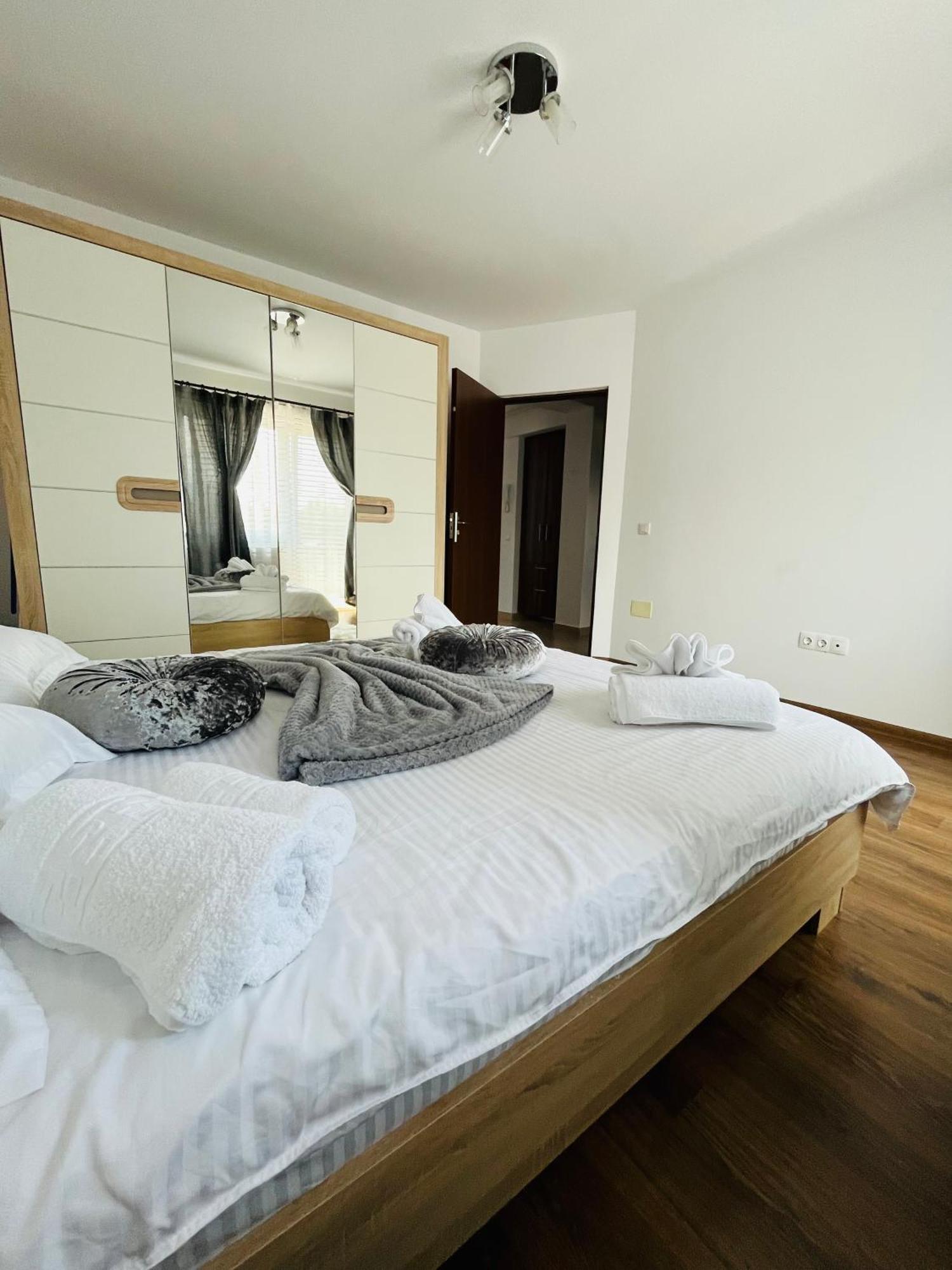 Green Apartaments Zărneşti Zewnętrze zdjęcie