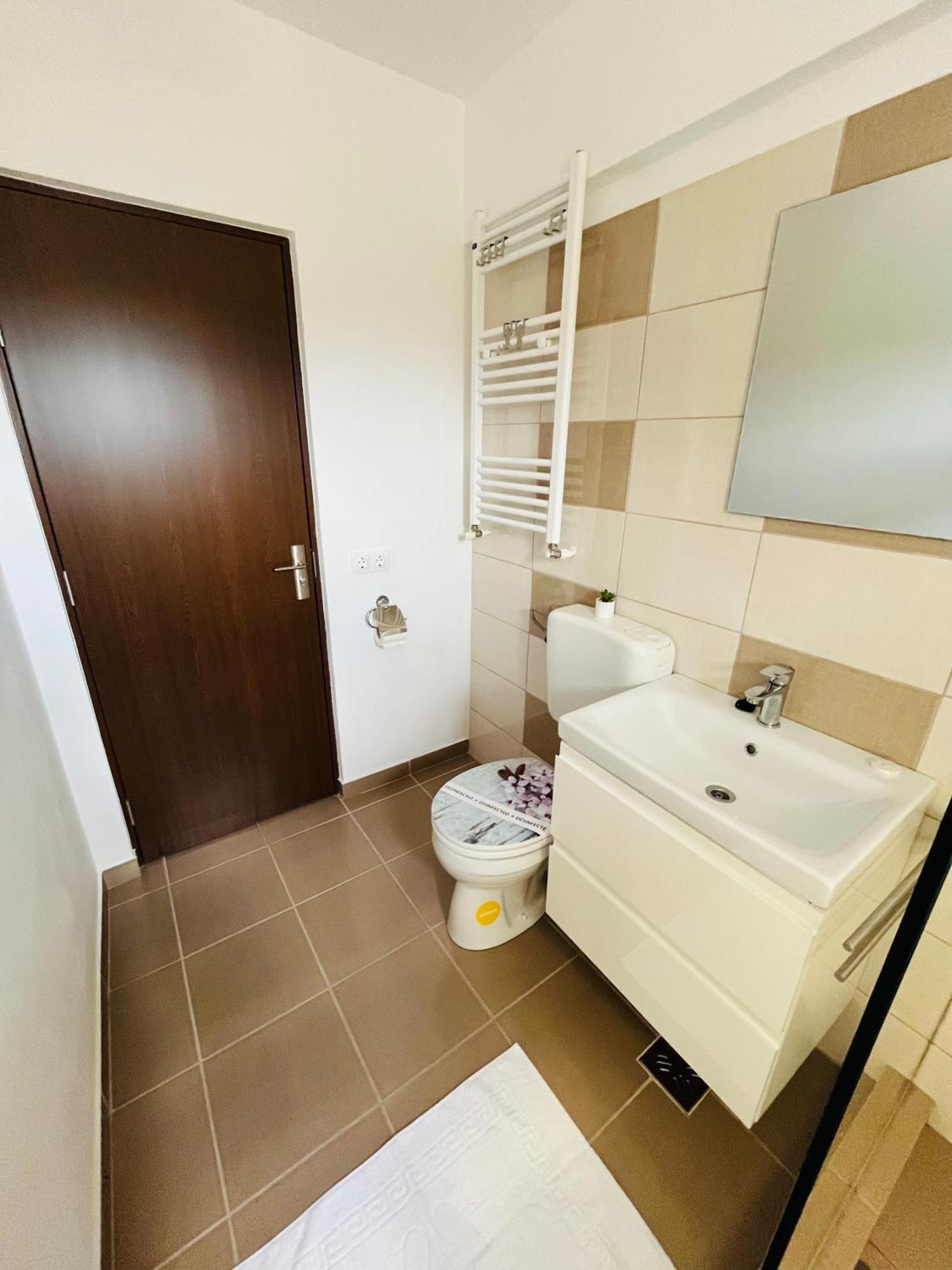 Green Apartaments Zărneşti Zewnętrze zdjęcie
