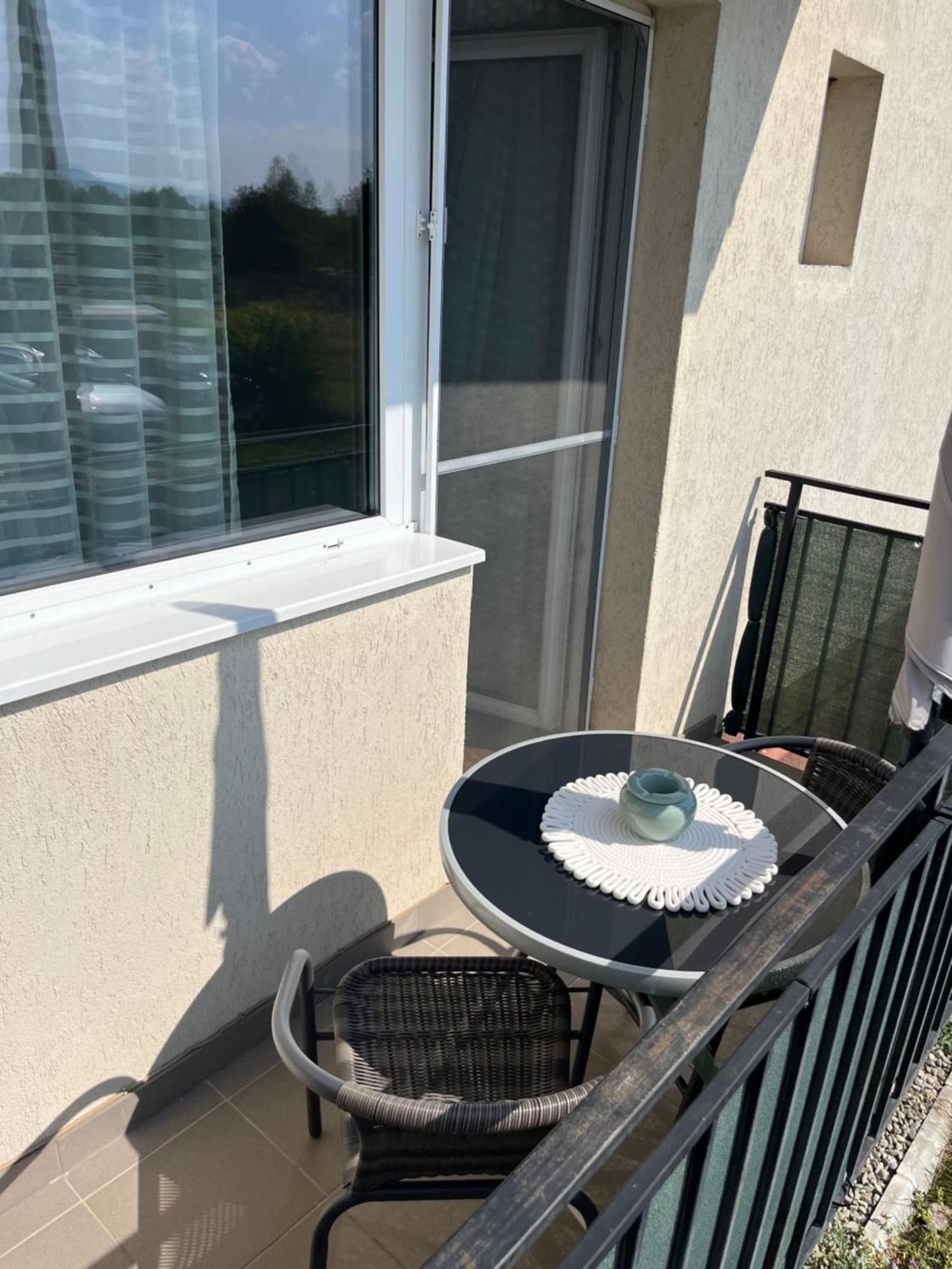 Green Apartaments Zărneşti Zewnętrze zdjęcie