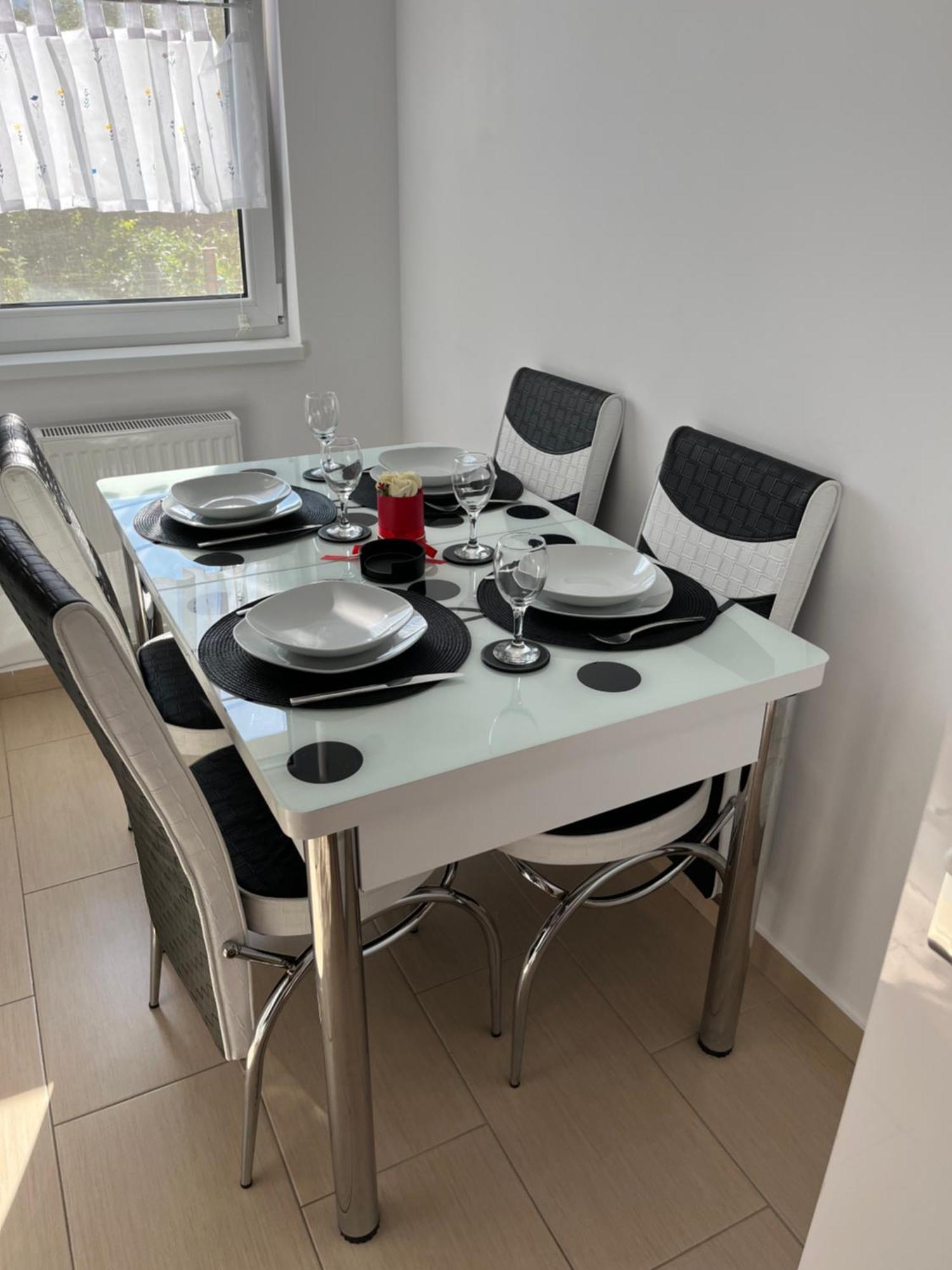 Green Apartaments Zărneşti Zewnętrze zdjęcie